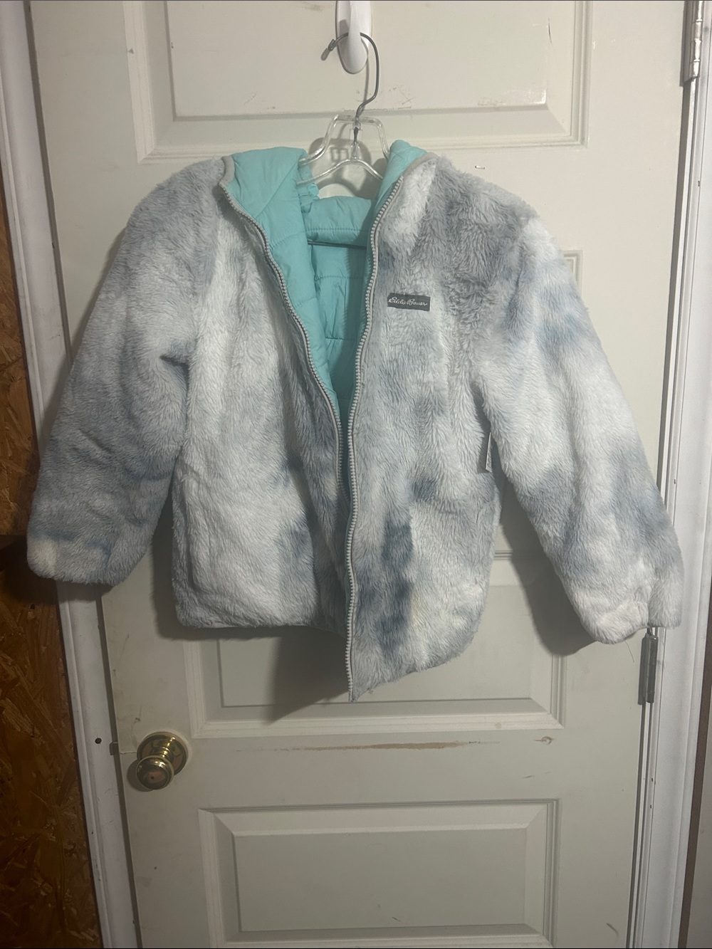 Eddie Bauer Kids Faux Fur Puffer Jacket in Light Gray with Aqua Lining wearable